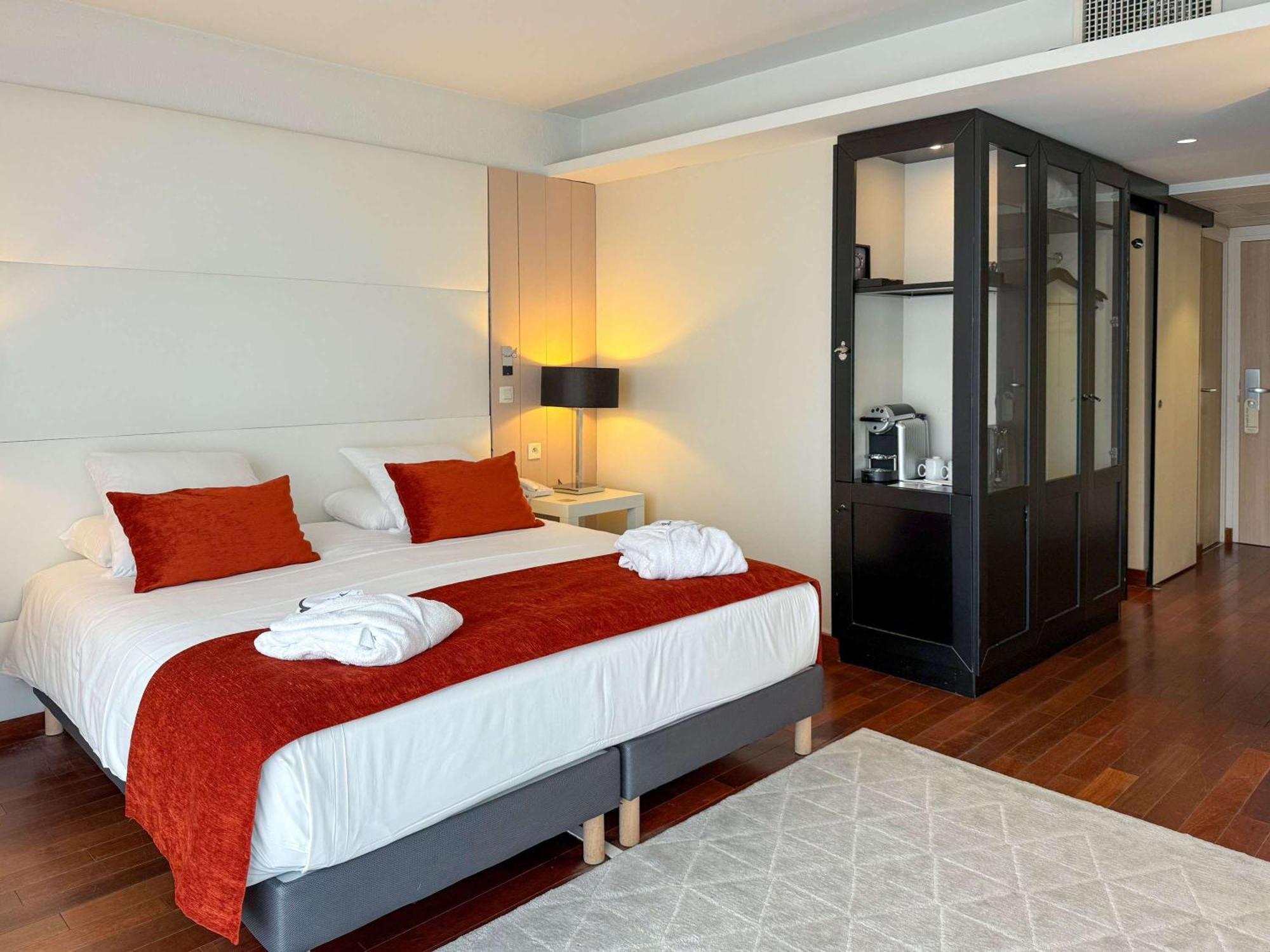 Mercure Dieppe La Presidence Екстериор снимка